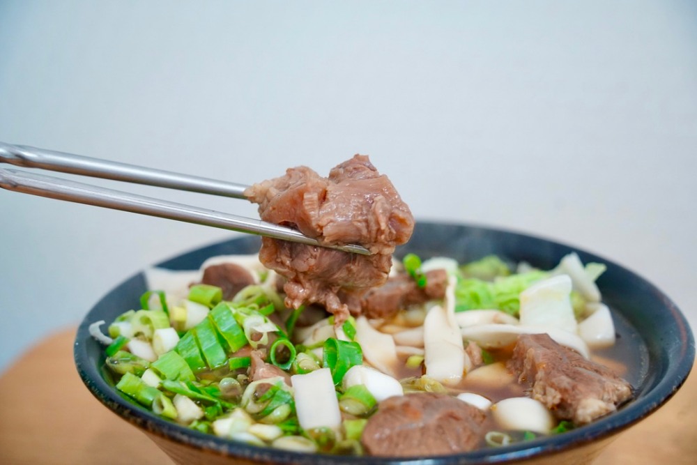 【內湖美食】大佳牛雜湯牛肉麵，內湖社團大推到爆炸的在地人美食，牛雜好吃到會噴淚！ @瑪姬幸福過日子