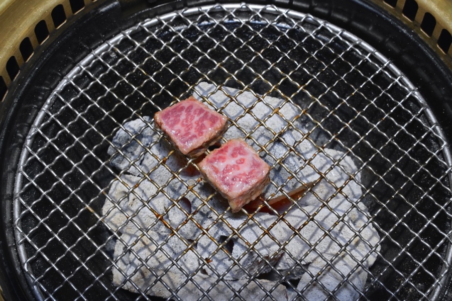 花蓮美食｜將門燒肉，花蓮必吃，在地人4.7顆星推薦超人氣燒肉，A5和牛伊比利豬，生食級天使蝦，好吃到噴淚！ @瑪姬幸福過日子