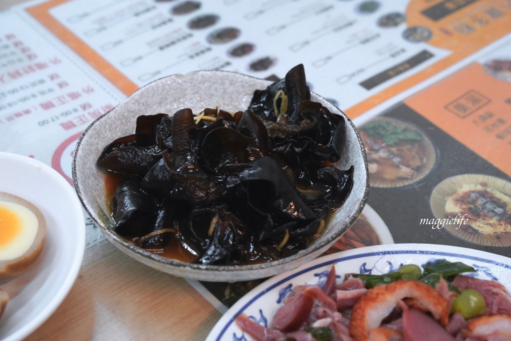 礁溪必吃美食，玉仁八寶冬粉，滿滿的基隆夜市口感，小菜超級好吃一定要點！！台灣小吃百大名店！ @瑪姬幸福過日子