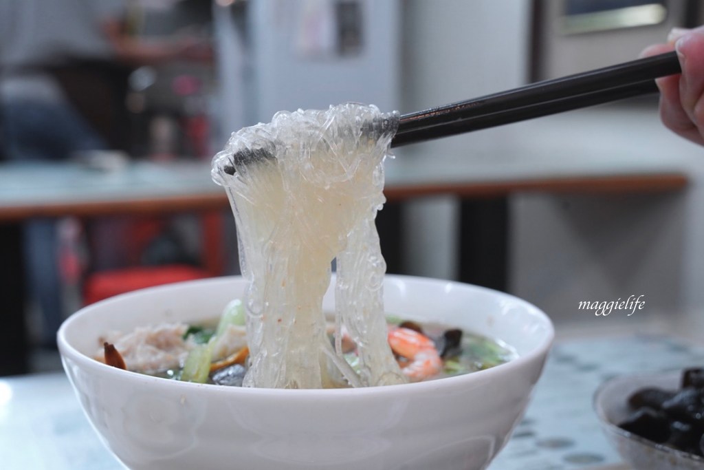 礁溪必吃美食，玉仁八寶冬粉，滿滿的基隆夜市口感，小菜超級好吃一定要點！！台灣小吃百大名店！ @瑪姬幸福過日子