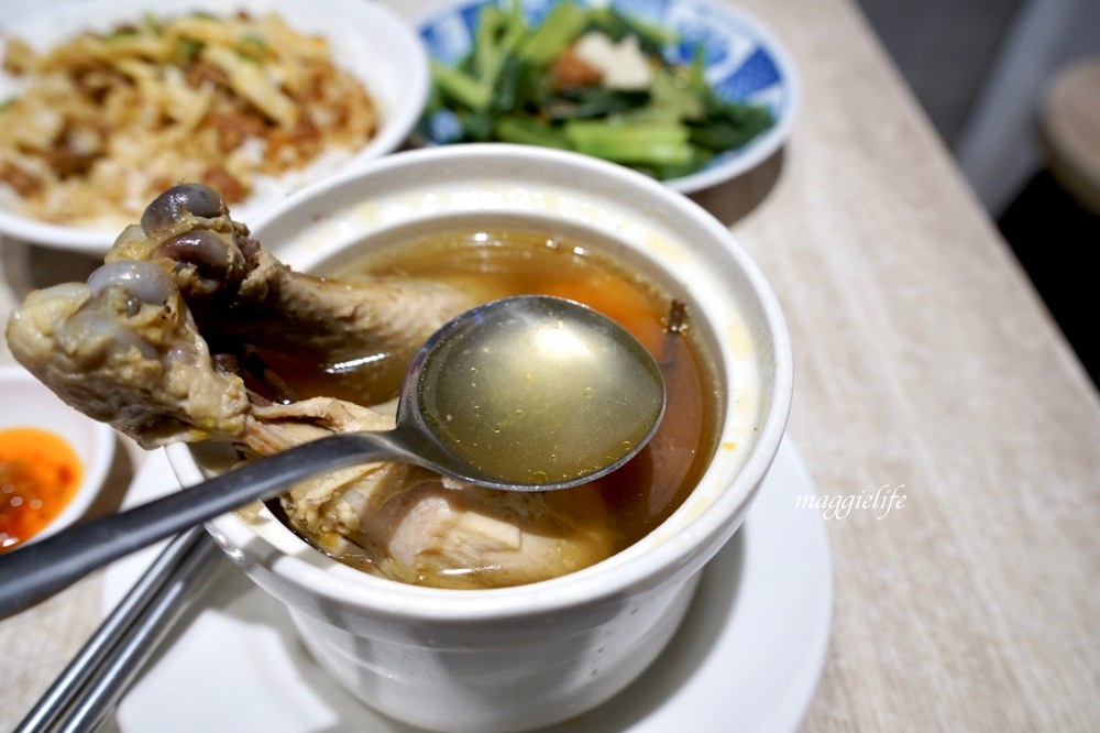 金門雨川食堂，高粱肉燥飯，一條根雞湯，超級好吃的 @瑪姬幸福過日子