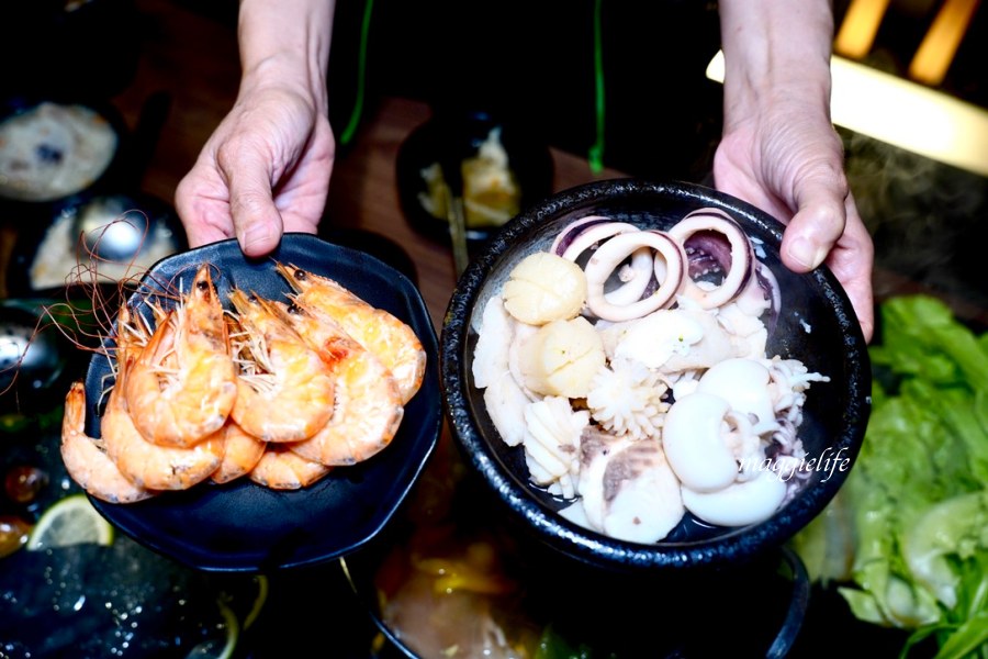 西門火鍋｜前鎮水產火鍋吃到飽只要598，干貝，鮮蝦，生魚片，海鮮，美國牛通通吃到飽！我心中台北第一名的火鍋吃到飽！ @瑪姬幸福過日子