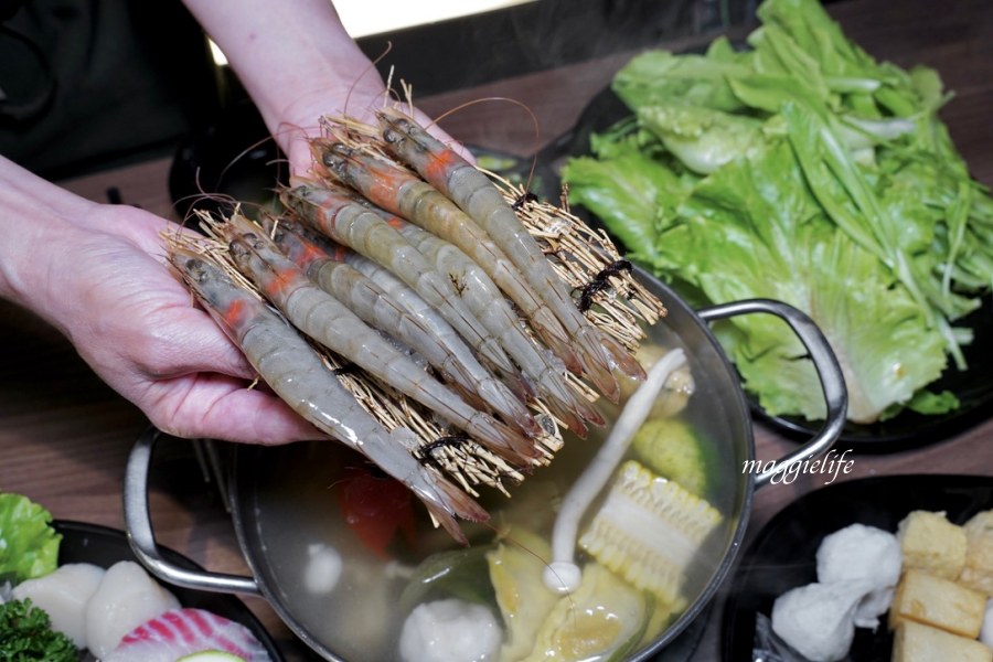 西門火鍋｜前鎮水產火鍋吃到飽只要598，干貝，鮮蝦，生魚片，海鮮，美國牛通通吃到飽！我心中台北第一名的火鍋吃到飽！ @瑪姬幸福過日子