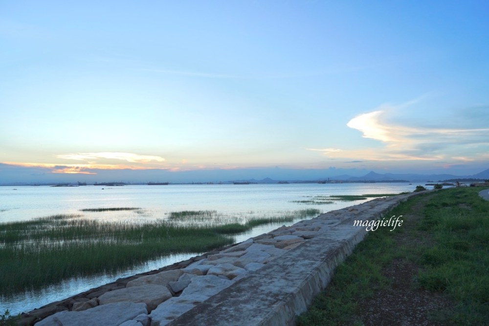 金門景點|馬山三角堡 ，官澳海堤看夕陽，金門最美的私密網美景點，乳牛景點加上爆炸美夕陽！台灣最美夕陽！ @瑪姬幸福過日子