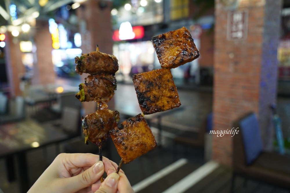 礁溪必吃小吃|阿亮烤肉，礁溪夜市熱門排隊店至少要排30分鐘才吃的到，真的超級好吃可以等！ @瑪姬幸福過日子