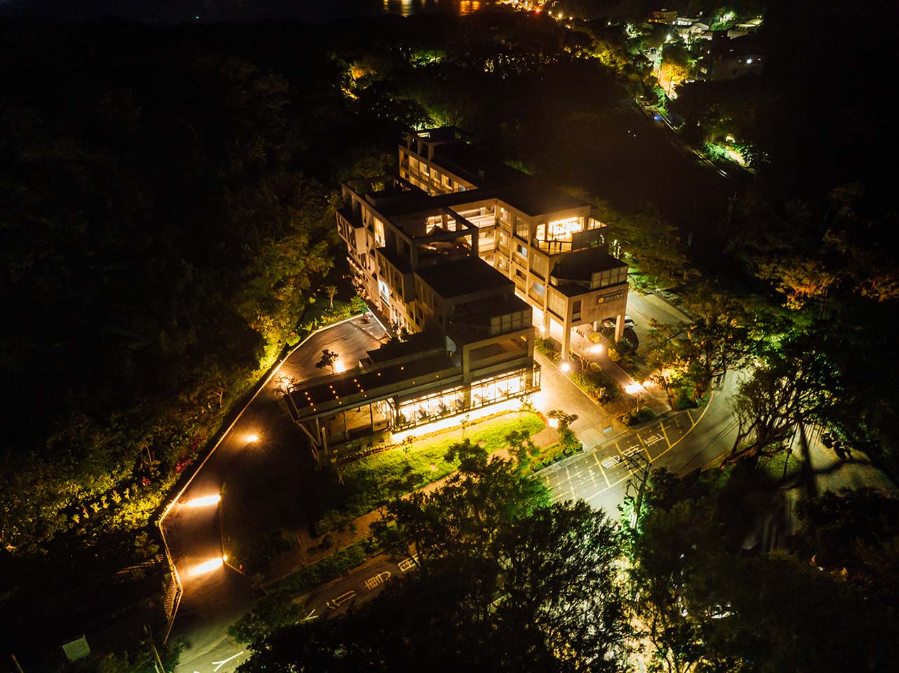 基隆新飯店開箱｜Hotel Begins倉箱蜜境文旅，陽台玻璃屋四人房超美，基隆海科館旁飯店，送海科館智能館門票！ @瑪姬幸福過日子