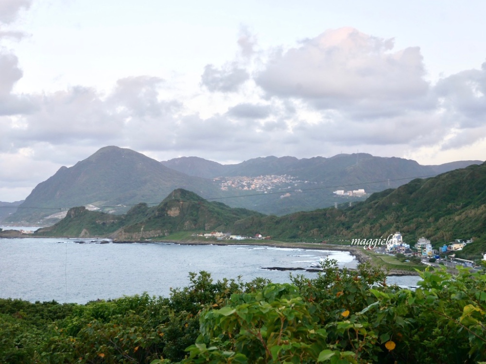 基隆景點｜容軒步道基隆觀景秘境，5分鐘攻頂，就有360度無敵海景夕陽景觀，看日出也超美，順遊台鐵海科館站｜北火宿舍 @瑪姬幸福過日子