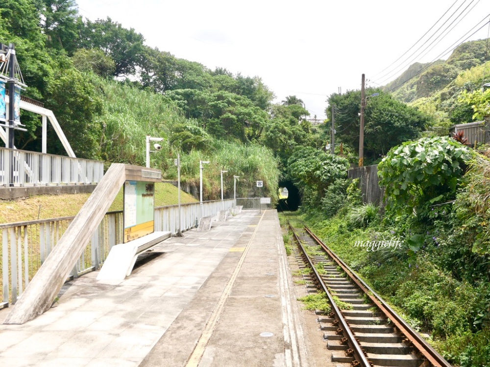 基隆景點｜容軒步道基隆觀景秘境，5分鐘攻頂，就有360度無敵海景夕陽景觀，看日出也超美，順遊台鐵海科館站｜北火宿舍 @瑪姬幸福過日子