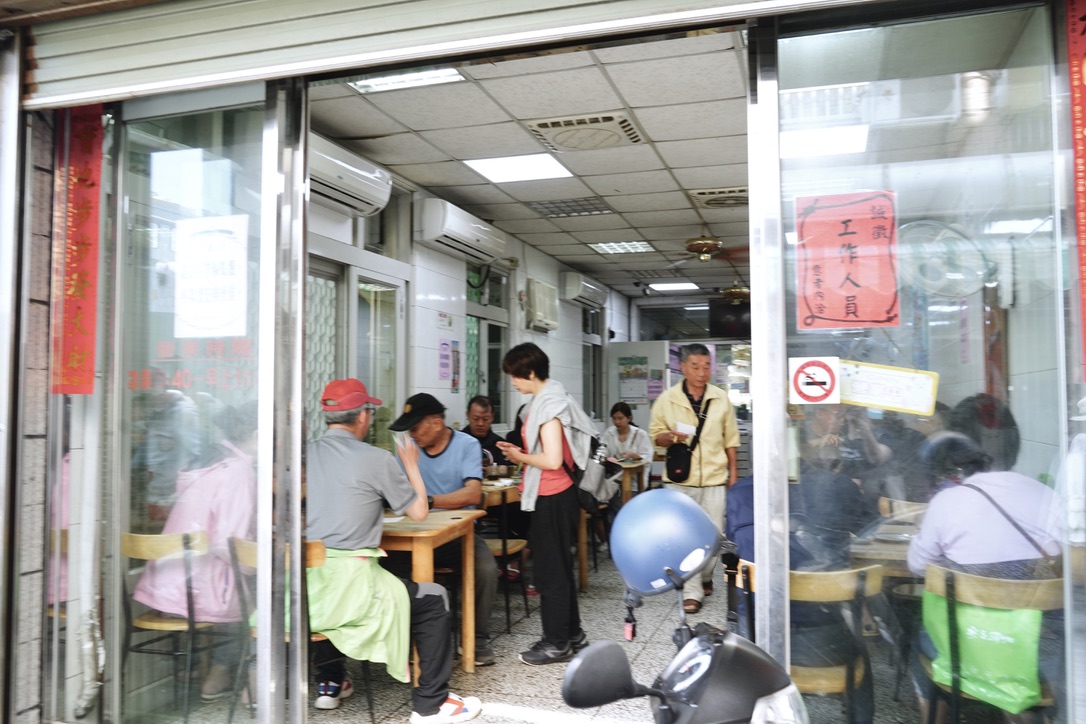 澎湖美食｜文康商圈早餐一條街，北新橋牛雜湯永遠大排長龍，一定要來吃牛雜湯！ @瑪姬幸福過日子