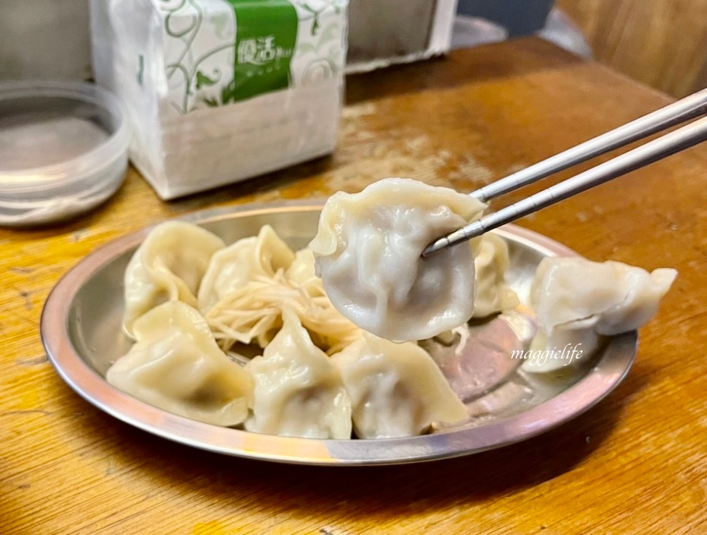 冠捷脆皮黃金肉圓，饒河街最好吃的肉圓，炸的赤赤超級好吃！ @瑪姬幸福過日子