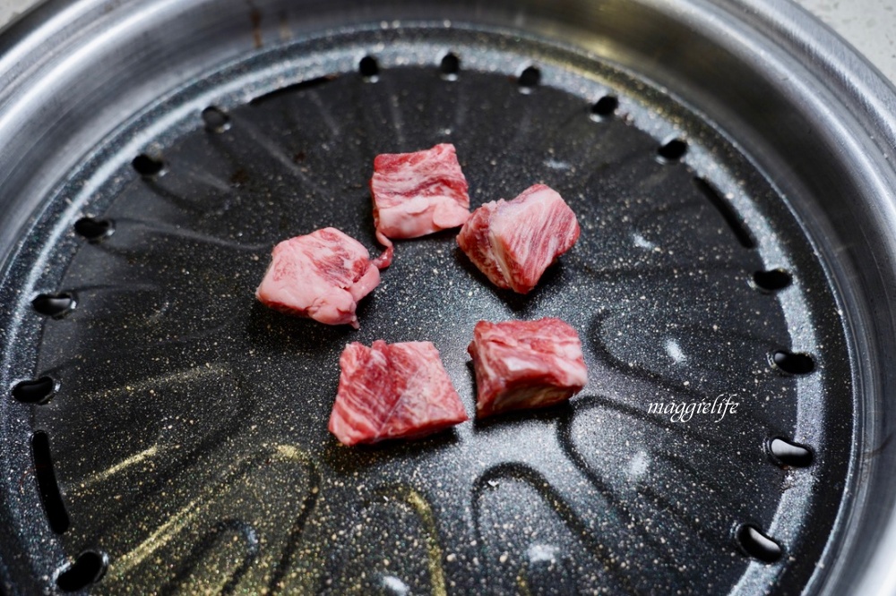 四時輕燒肉概念屋，台北最強輕燒肉，專人服務健康又好吃 @瑪姬幸福過日子