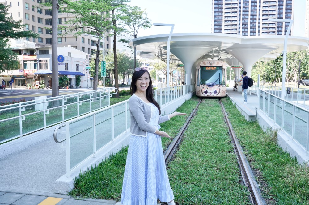 高雄輕軌龍貓隧道，高雄最美輕軌景點一秒來到宮崎駿的電影動畫場景 @瑪姬幸福過日子