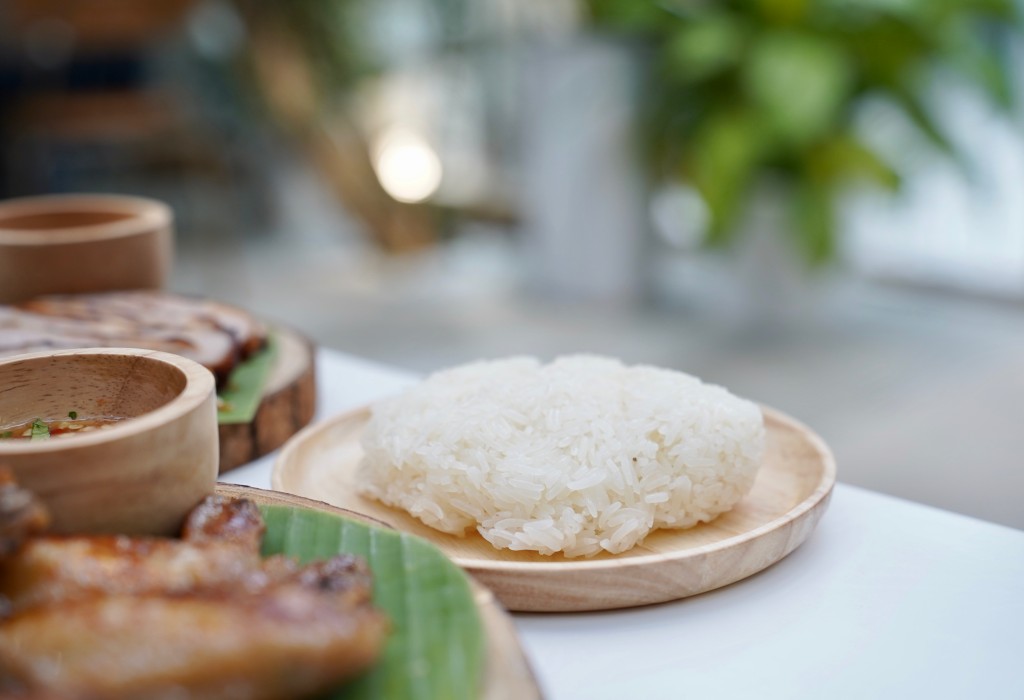 YUM YUM 泰式涼拌燒烤｜桃園中壢美食，森林系玻璃屋的泰式網美風料理，一秒到泰國 @瑪姬幸福過日子