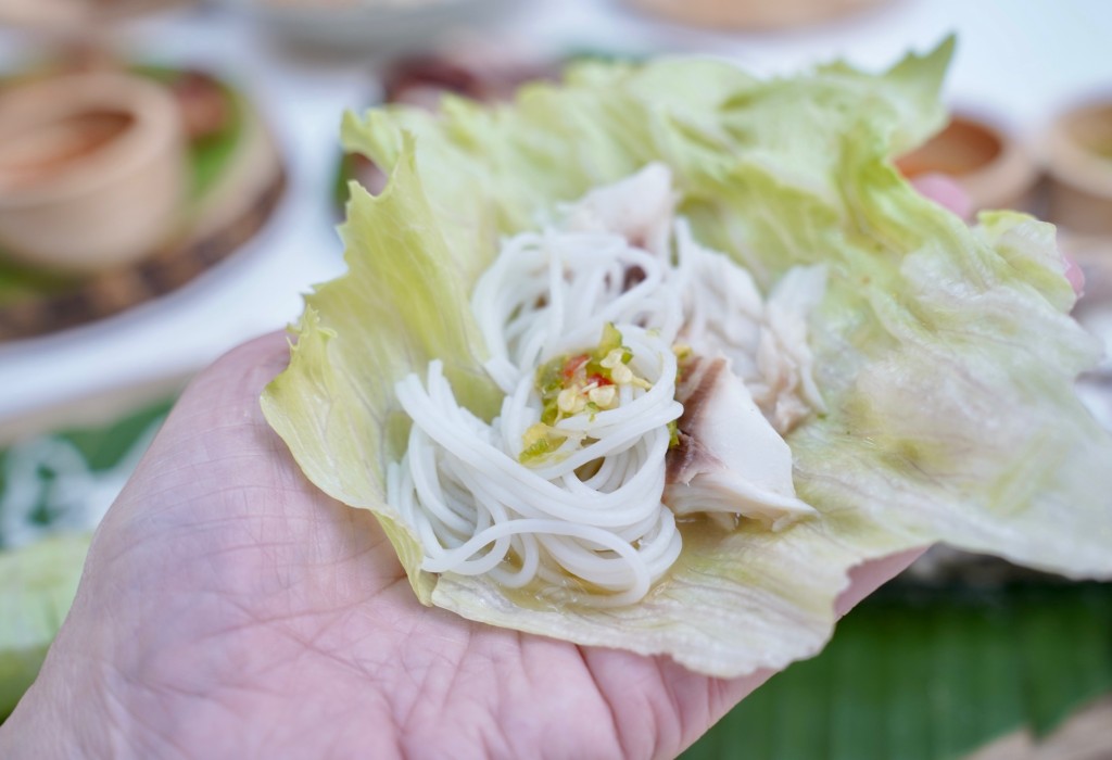 YUM YUM 泰式涼拌燒烤｜桃園中壢美食，森林系玻璃屋的泰式網美風料理，一秒到泰國 @瑪姬幸福過日子