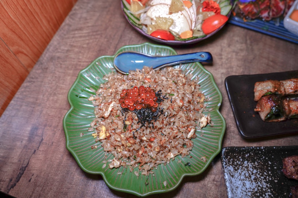 板橋美食｜炭吉郎居酒屋，平價炭火串燒創意料理，開店10分鐘就客滿 @瑪姬幸福過日子