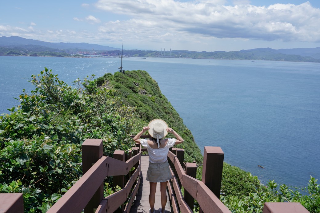 2024基隆嶼登島攻略，船家資訊預約申請一次告訴你，繞島攻頂燈塔一日遊，全台最美環島島嶼步道！ @瑪姬幸福過日子