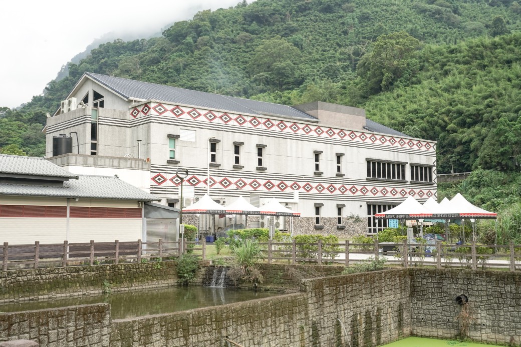 苗栗泰安一日遊，逛泰安清安豆腐街，去泰安秘境竹林，吃在地小農的紅肉李，桂竹筍，再去文物館帶小孩放電 @瑪姬幸福過日子