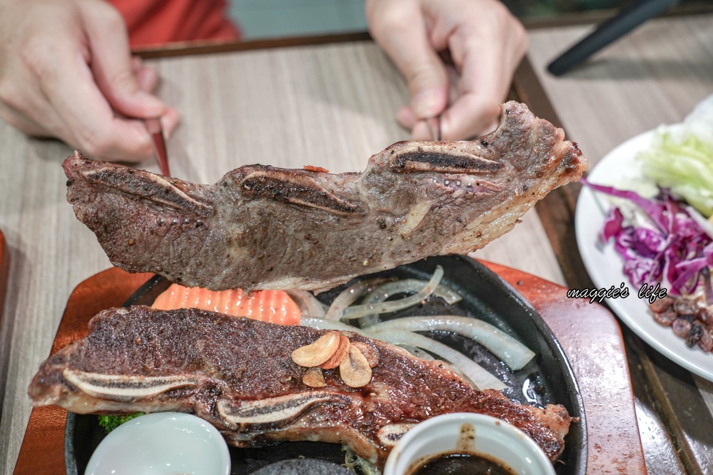 饗犇牛排館｜大戈壁集團新開的牛排吃到飽，只要339起就吃得到品質很好的牛排、披薩、熟食、沙拉吃到飽 @瑪姬幸福過日子