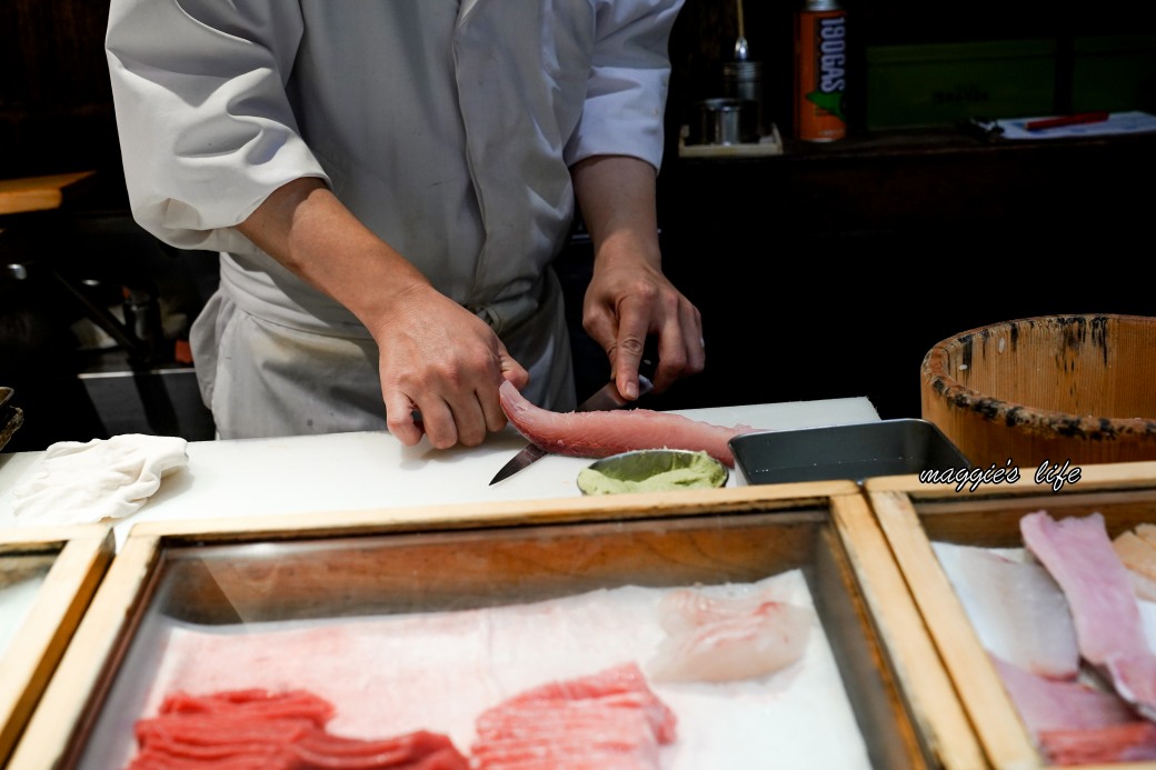 日本東京築地虎藏別館，東京場外築地市場必吃美食，超級好吃的生魚片海膽干貝烤生蠔，大推 @瑪姬幸福過日子