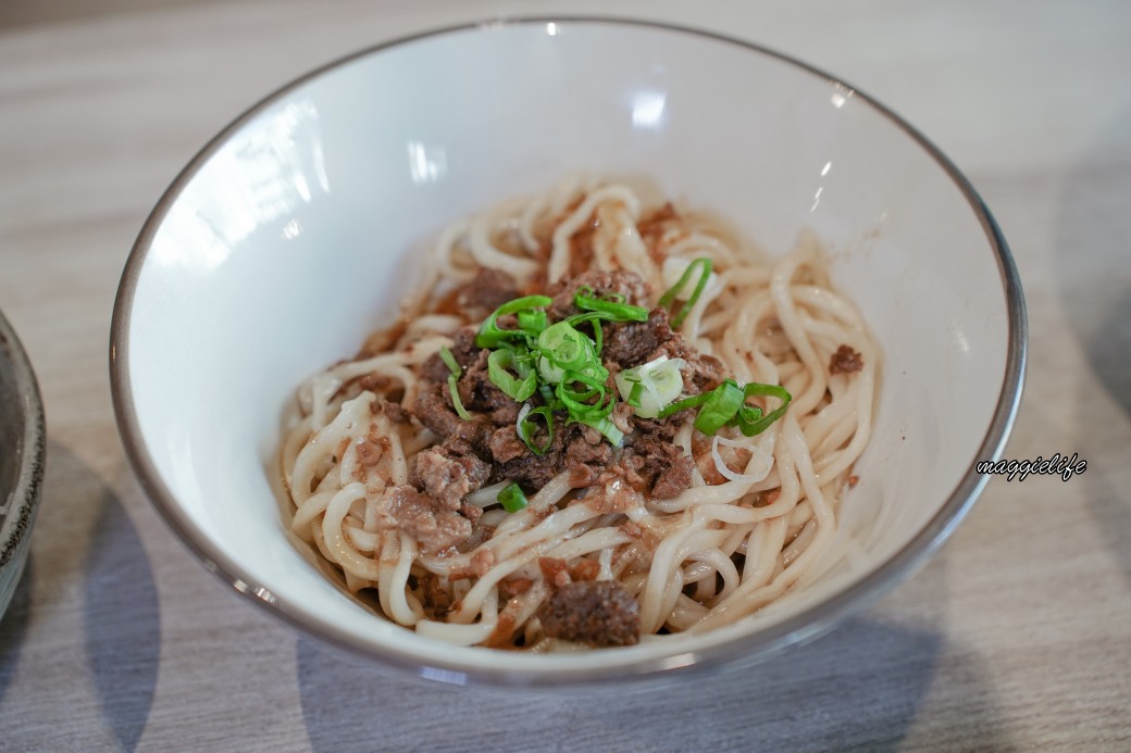 小巷子清燉牛肉麵台北四平店，松江南京美食台北牛肉麵推薦，湯頭清甜很厲害，滷味必點 @瑪姬幸福過日子