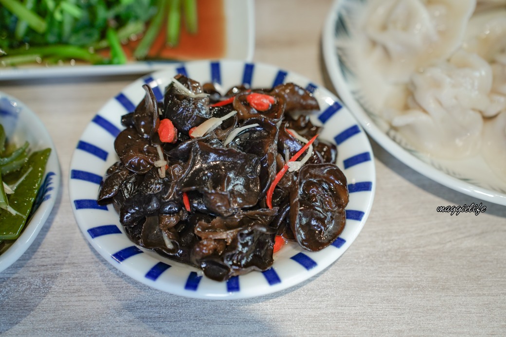 小巷子清燉牛肉麵台北四平店，松江南京美食台北牛肉麵推薦，湯頭清甜很厲害，滷味必點 @瑪姬幸福過日子