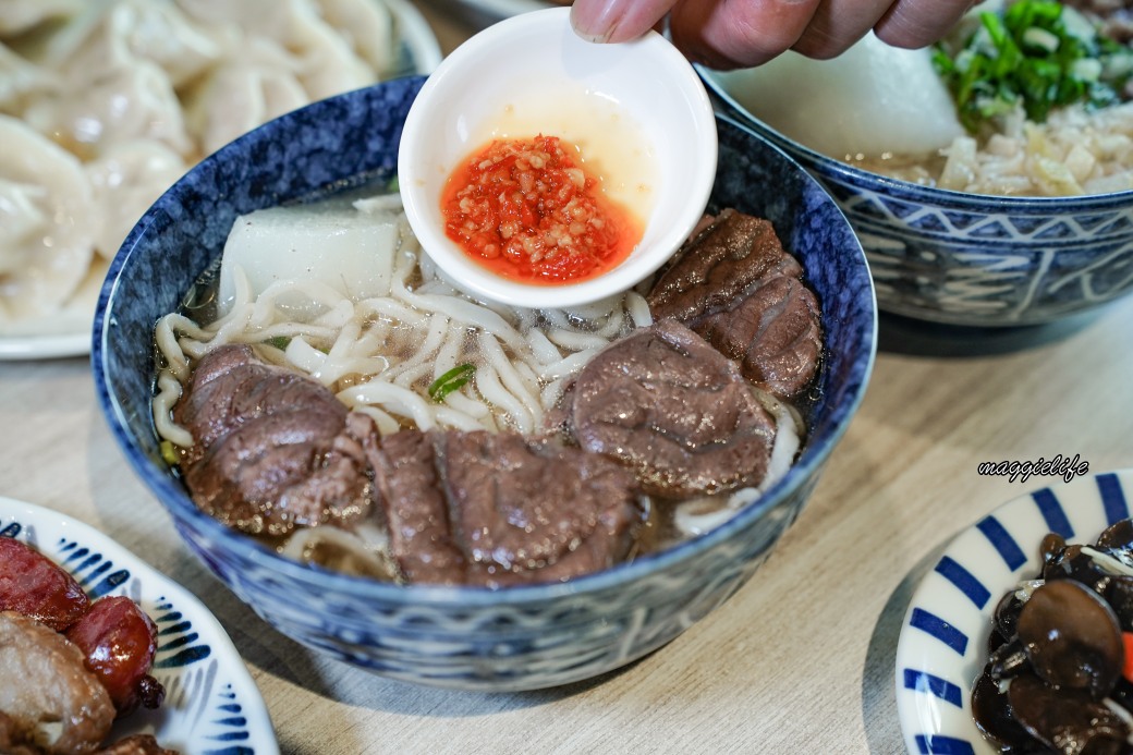 小巷子清燉牛肉麵四平店，水餃滷味小菜都很厲害，南京松江旁邊 @瑪姬幸福過日子