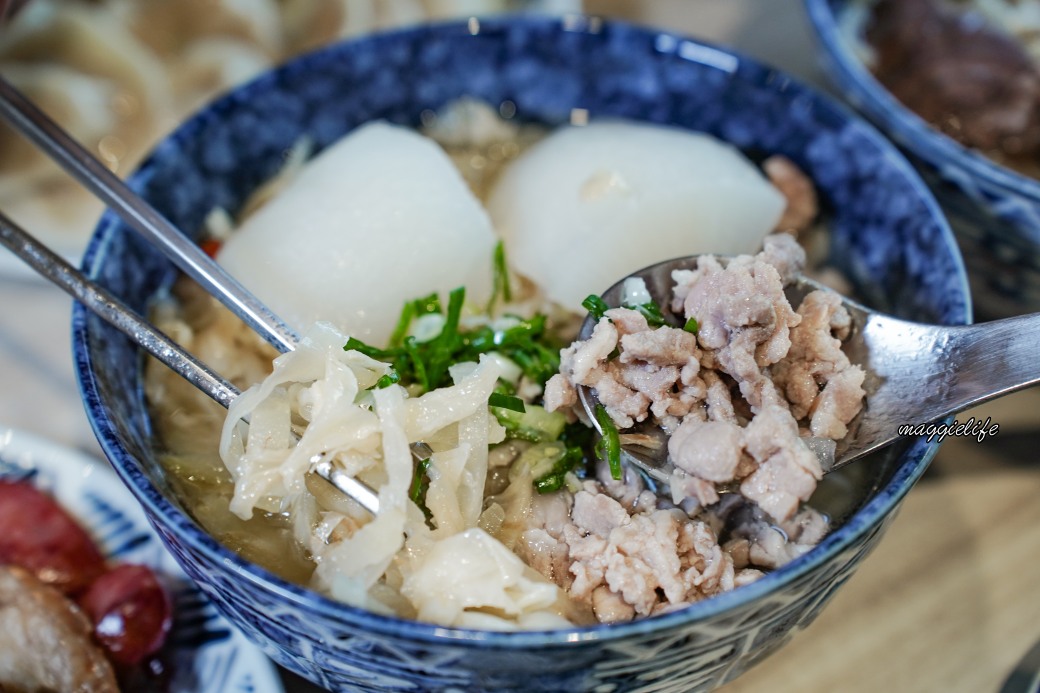 小巷子清燉牛肉麵台北四平店，松江南京美食台北牛肉麵推薦，湯頭清甜很厲害，滷味必點 @瑪姬幸福過日子