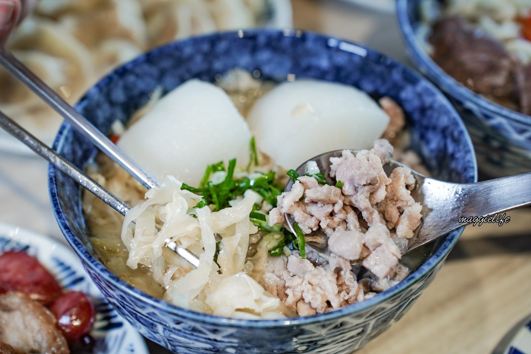 小巷子清燉牛肉麵四平店，水餃滷味小菜都很厲害，南京松江旁邊 @瑪姬幸福過日子