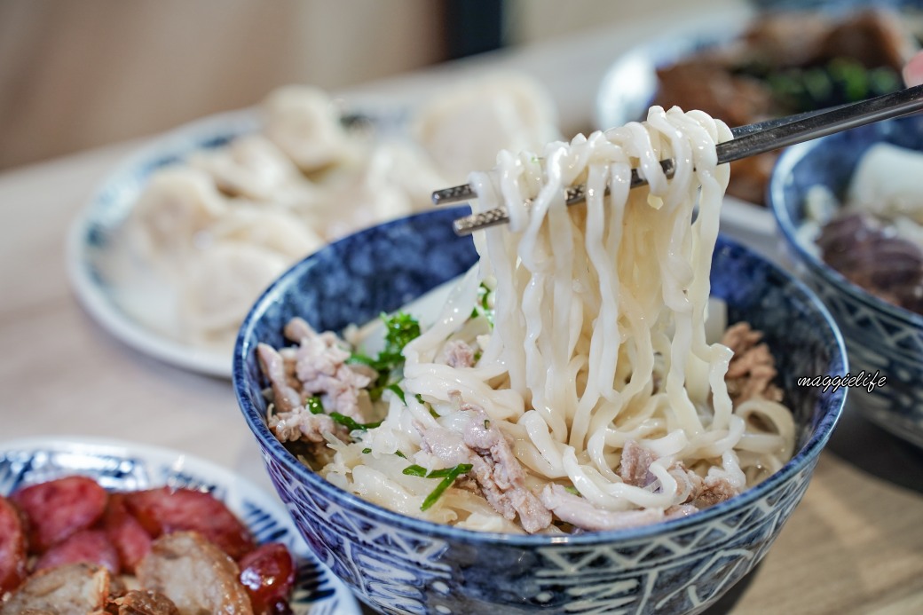 小巷子清燉牛肉麵四平店，水餃滷味小菜都很厲害，南京松江旁邊 @瑪姬幸福過日子