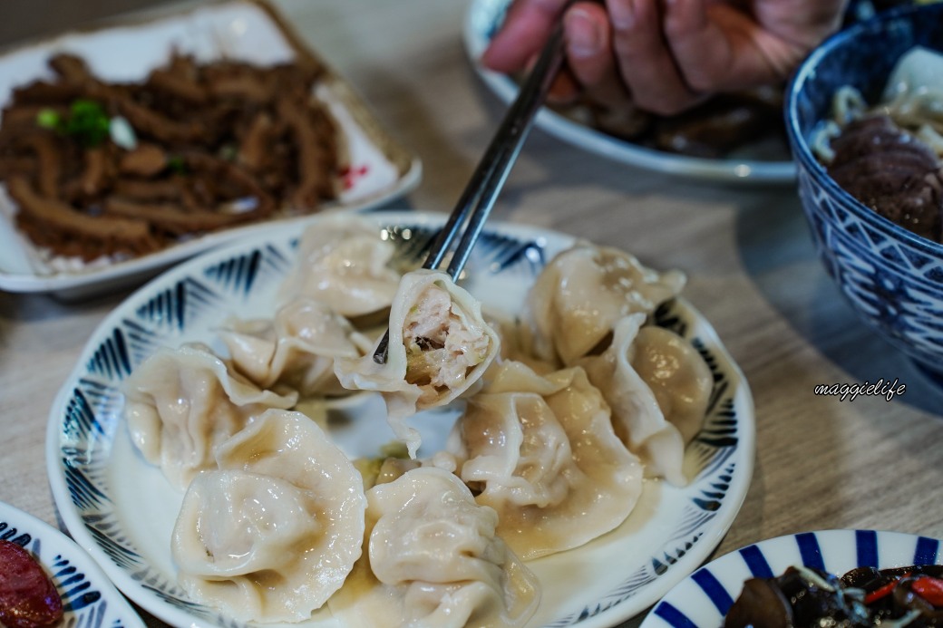 小巷子清燉牛肉麵台北四平店，松江南京美食台北牛肉麵推薦，湯頭清甜很厲害，滷味必點 @瑪姬幸福過日子