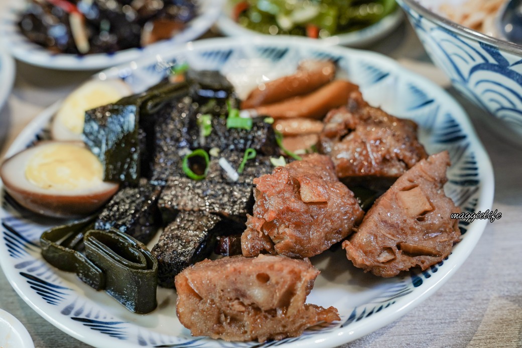 小巷子清燉牛肉麵四平店，水餃滷味小菜都很厲害，南京松江旁邊 @瑪姬幸福過日子