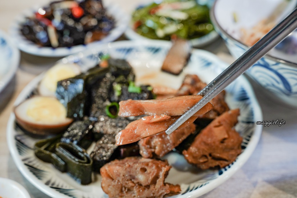 小巷子清燉牛肉麵四平店，水餃滷味小菜都很厲害，南京松江旁邊 @瑪姬幸福過日子