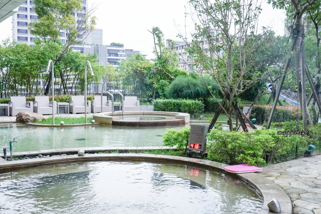 宜蘭溫泉飯店｜礁溪寒沐酒店，礁溪親子飯店高評價二訪推薦，獨立、戶外泡湯室，裸湯美人湯，兒童電競室，賽車跑道，溫水泳池滑水道超享受 @瑪姬幸福過日子