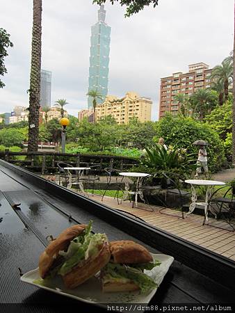 國父紀念館～Bigtom美國冰淇淋文化館翠湖店,氣氛好,風景佳,露天觀景餐廳,CP值高@瑪姬幸福過日子 @瑪姬幸福過日子