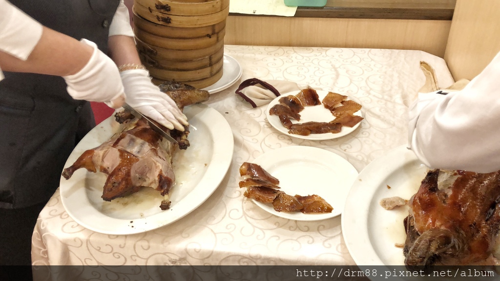 龍都酒樓,台北最強脆皮烤鴨,烤滷豬也很好吃,台北中山區最強烤鴨！ @瑪姬幸福過日子