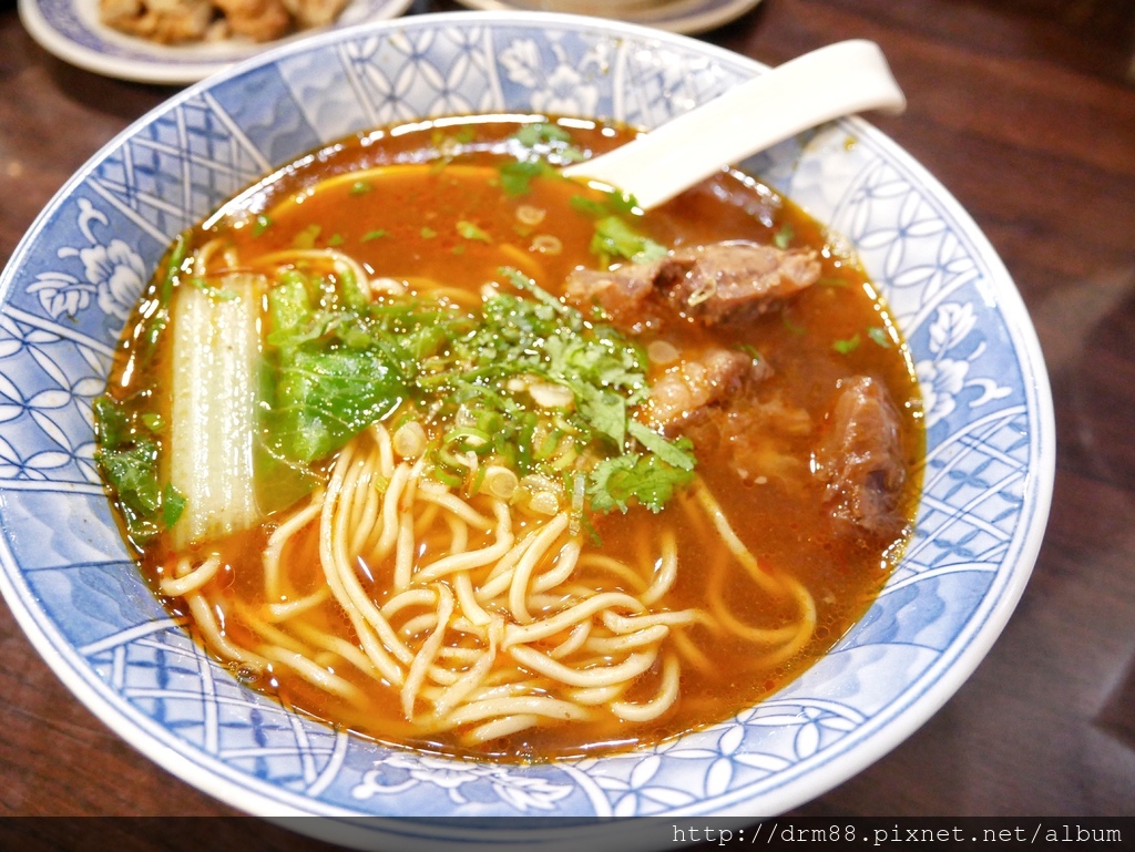 牛肉麵雞湯搬新家了，忠孝敦化的超人氣排隊宵夜，食尚玩家推薦，台北東區到凌晨四點的宵夜，台北美食 @瑪姬幸福過日子