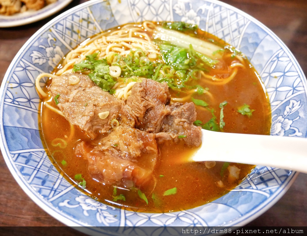 牛肉麵雞湯搬新家了，忠孝敦化的超人氣排隊宵夜，食尚玩家推薦，台北東區到凌晨四點的宵夜，台北美食 @瑪姬幸福過日子