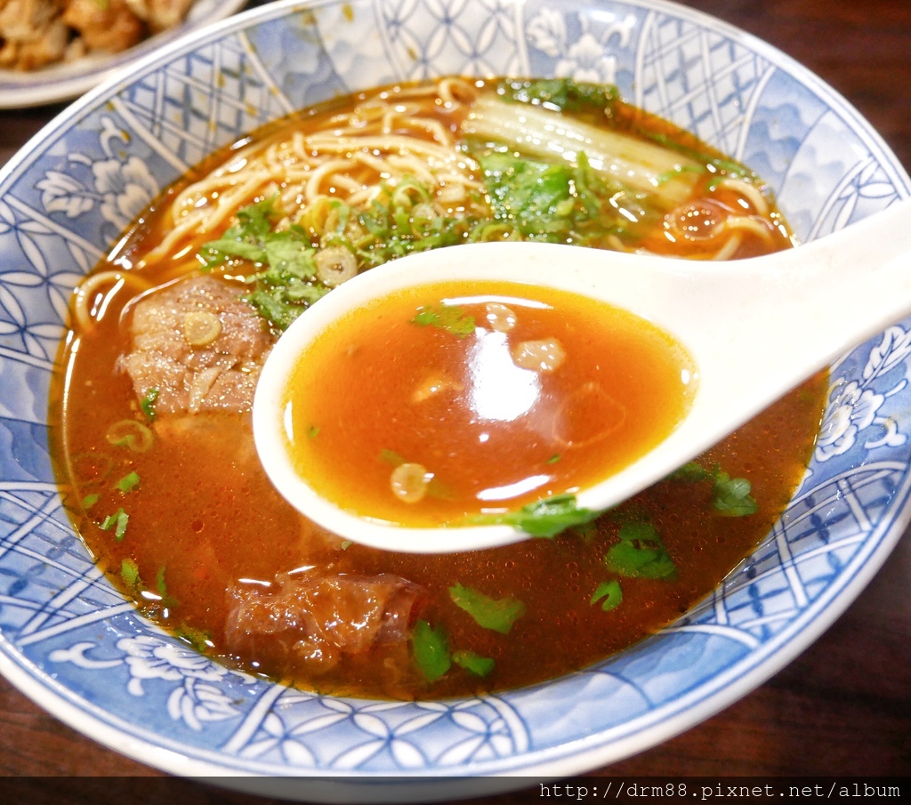 牛肉麵雞湯搬新家了，忠孝敦化的超人氣排隊宵夜，食尚玩家推薦，台北東區到凌晨四點的宵夜，台北美食 @瑪姬幸福過日子