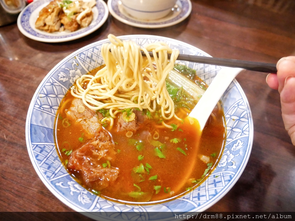 牛肉麵雞湯搬新家了，忠孝敦化的超人氣排隊宵夜，食尚玩家推薦，台北東區到凌晨四點的宵夜，台北美食 @瑪姬幸福過日子