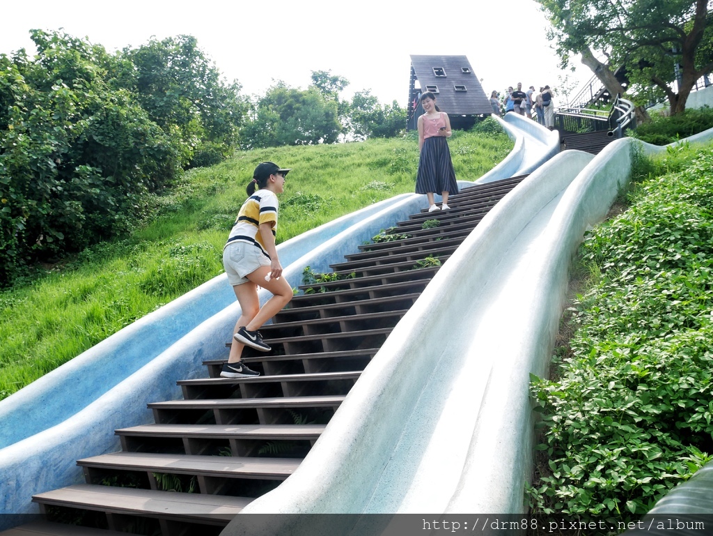 【 新竹一日遊 】青青草原超長溜滑梯，新竹香山IG打卡點，踏青野餐溜滑梯＠瑪姬幸福過日子 @瑪姬幸福過日子