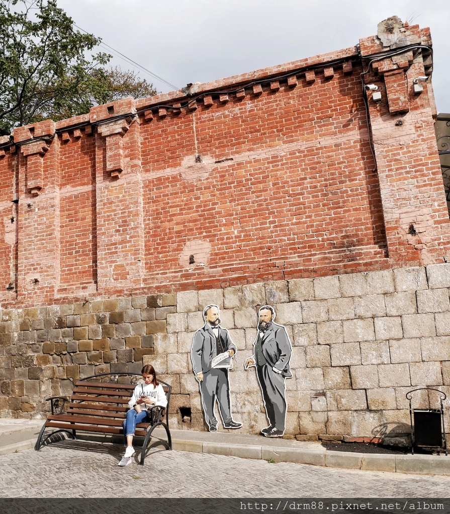 【俄羅斯海參崴景點】Gum Old Courtyard,口香糖老庭院,當地人才知道的歐式老宅文青風景點,海參崴景點推薦,@瑪姬幸福過日子 @瑪姬幸福過日子