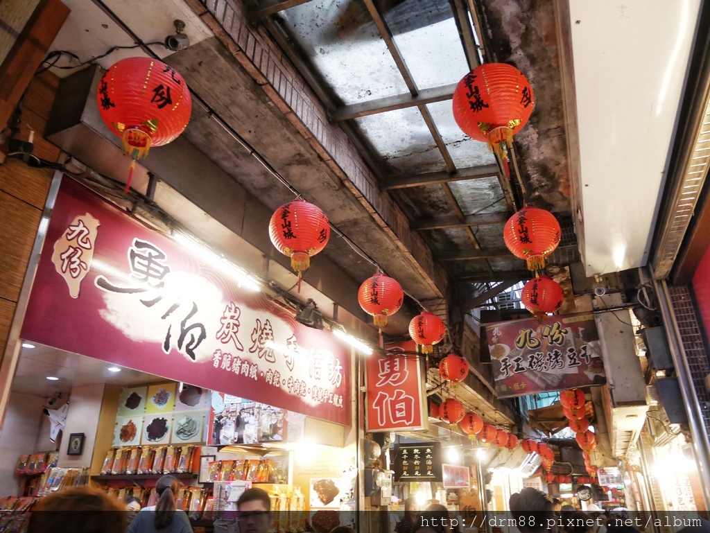 【九份一日遊】九份老街，在地人推薦九份老街美食，九份六大必吃小吃推薦，交通＠瑪姬幸福過日子 @瑪姬幸福過日子