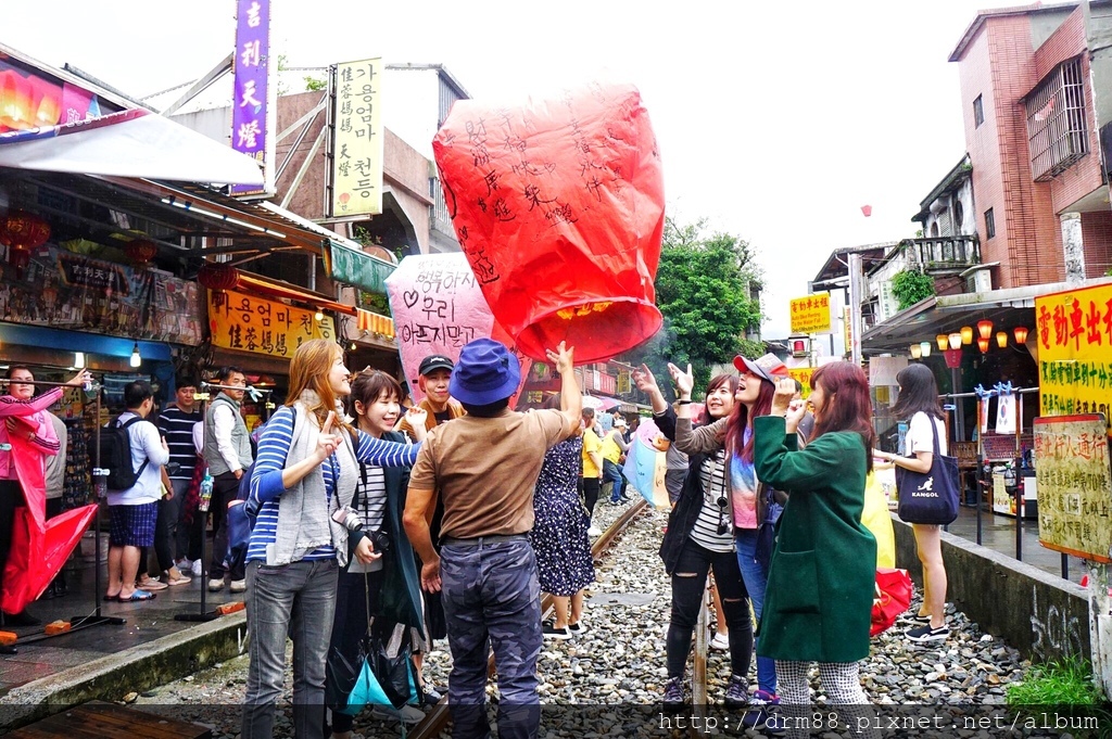 【北海岸一日遊】新北平溪一日遊,十分老街,放天燈價位十分老街,懷舊鐵道老街,必吃美食＠瑪姬幸福過日子 @瑪姬幸福過日子