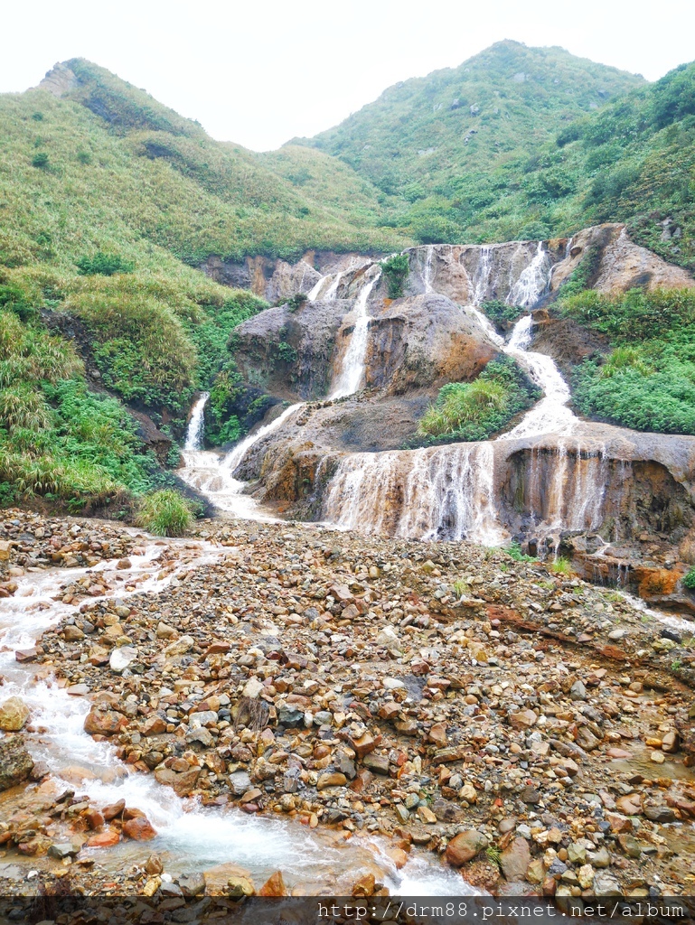 新北瑞芳景點｜金瓜石三大IG打卡熱點,水湳洞陰陽海,十三行遺址,金瓜石黃金瀑布,免費景點＠瑪姬幸福過日子 @瑪姬幸福過日子