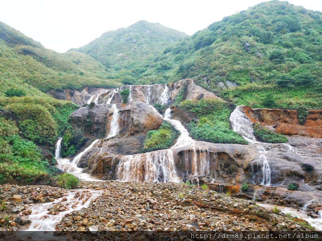 新北瑞芳景點｜金瓜石三大IG打卡熱點,水湳洞陰陽海,十三行遺址,金瓜石黃金瀑布,免費景點＠瑪姬幸福過日子 @瑪姬幸福過日子