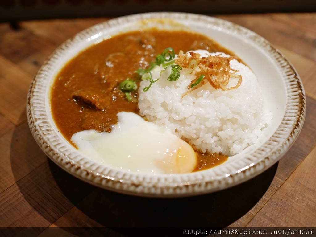 新高軒咖哩,忠孝復興站美食,市民大道咖哩飯,菜單,台北東區美食@瑪姬幸福過日子 @瑪姬幸福過日子