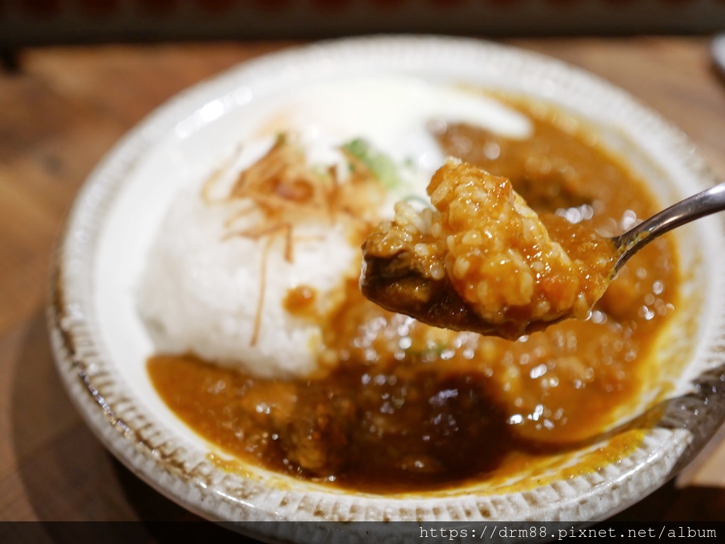 新高軒咖哩,忠孝復興站美食,市民大道咖哩飯,菜單,台北東區美食@瑪姬幸福過日子 @瑪姬幸福過日子