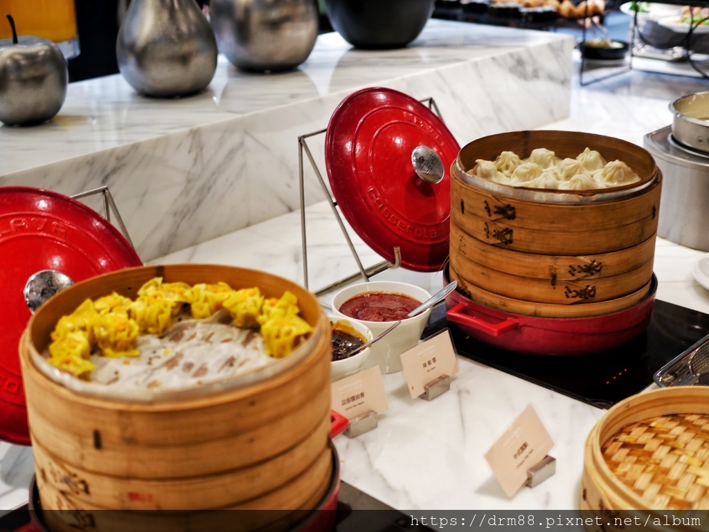 台北德立莊酒店魅麗海中庭餐廳，西門町398元飯店吃到飽，牛排沙拉吧 @瑪姬幸福過日子