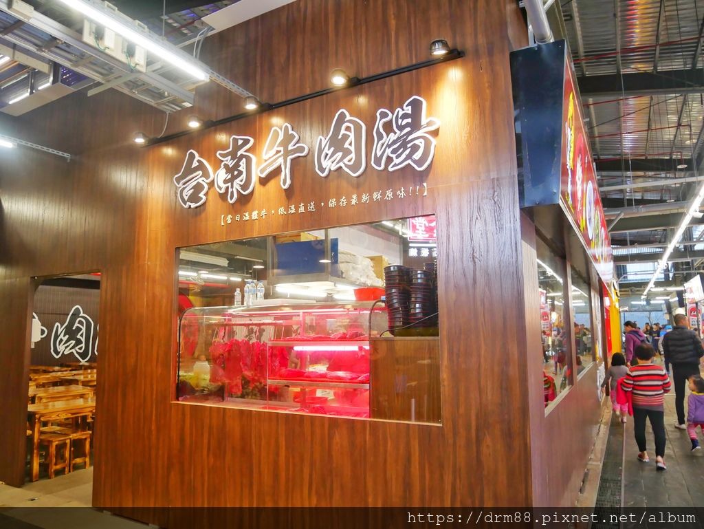 新北新店夜市『安和國際觀光夜市』,小吃美食,親子玩樂,扭蛋機,還有遮雨棚,時間,交通,停車,攤位,新北夜市＠瑪姬幸福過日子 @瑪姬幸福過日子