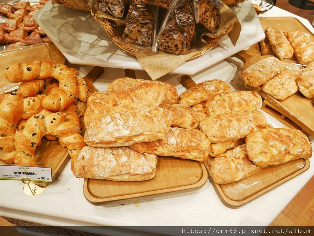 【微風南山美食】le Boulanger de Monge台灣首店,微風南山atré 2樓,法國巴黎人氣排隊麵包店,信義區市政府站,象山站＠瑪姬幸福過日子 @瑪姬幸福過日子